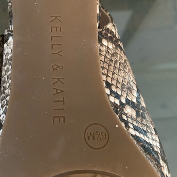 EUC Kelly & Katie “KK-Nerani” faux snakeskin platform peep toe pump, size 6-1/2 - Picture 7 of 12